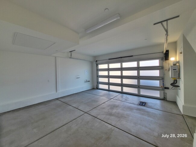 Building Photo - 643 Fortis Creek St