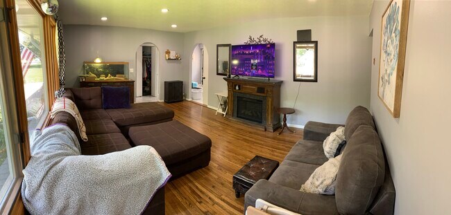 living room - 620 114th Ln NE