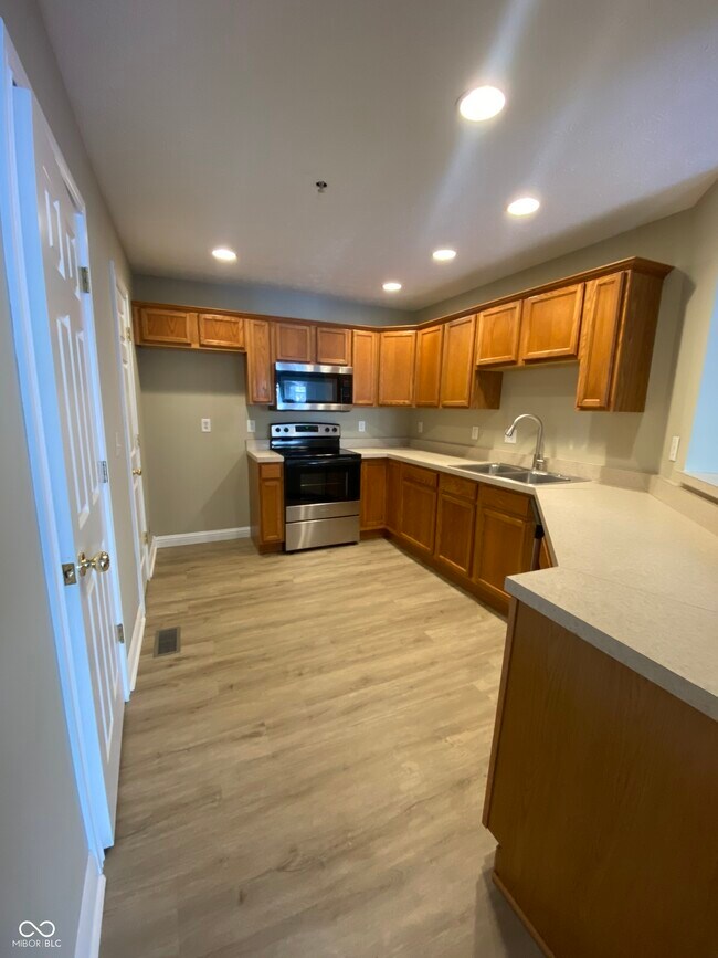 Building Photo - 1464 Royal Reserve Way