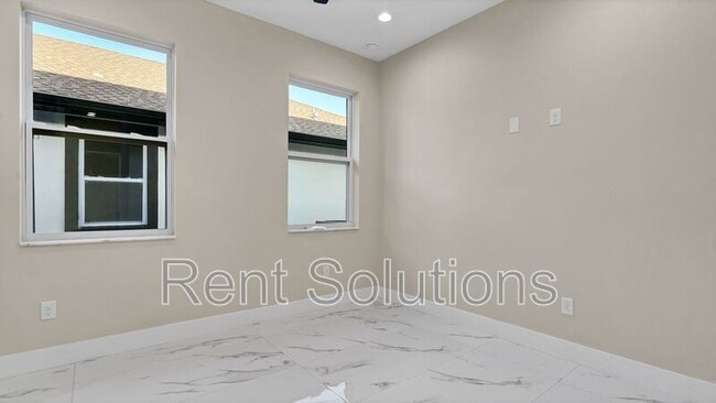 Building Photo - 2839 60th Ave N