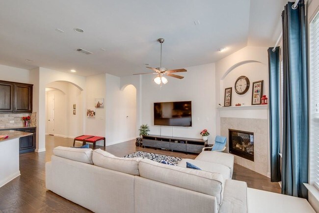 Building Photo - 103 Farola Cove