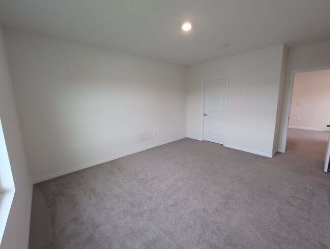 Building Photo - Fresh new build ~ 3 bed/ 2.5 bath Townhous...