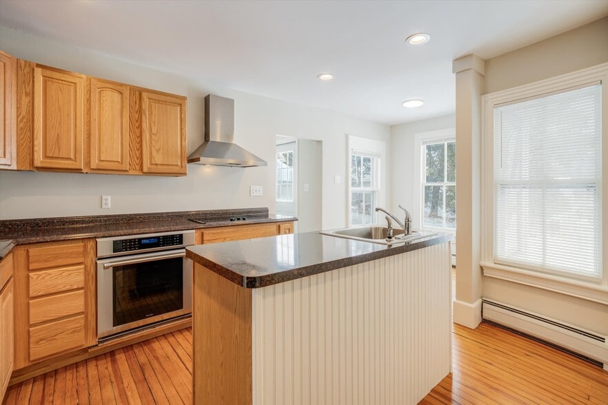 Building Photo - 6 Orchard St