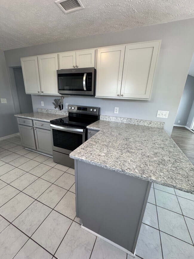 Building Photo - 583 Bucks Trail