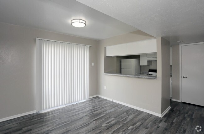 2Bd/1.5 Bath Town Home - XNewport Landing