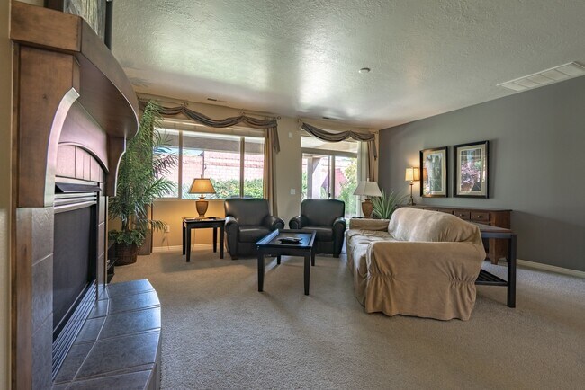 Building Photo - Fully Furnished 3 Bedroom Home In Coral Canyon With Community Amenities