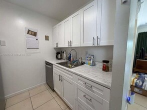 Building Photo - 1141 Lake Victoria Dr