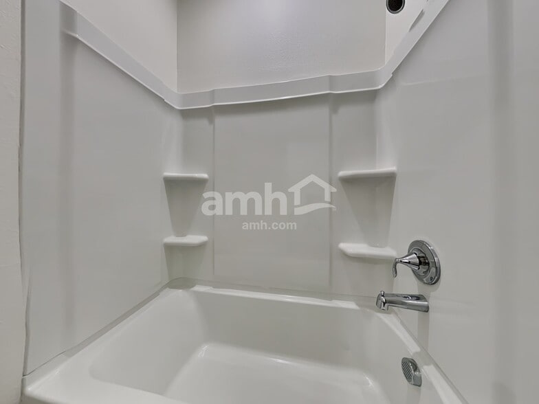 Building Photo - 551 Onate Cir