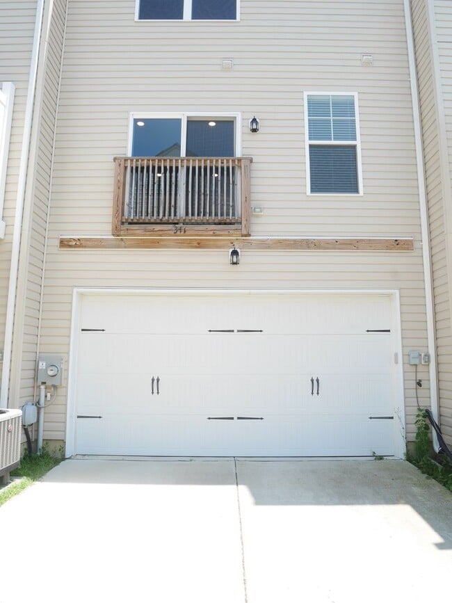 Building Photo - Stunning 3 Bedroom Townhouse Easton, MD
