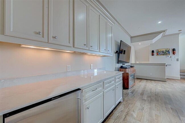 Building Photo - 311 Calle Sevilla Pl