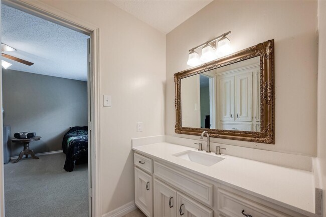 Building Photo - 17102 Misty Creek Dr