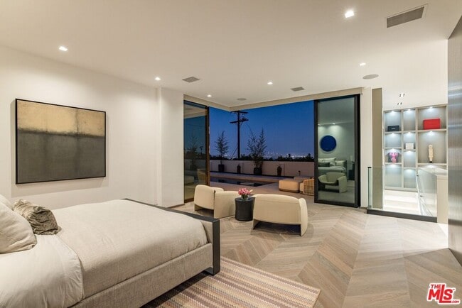 Building Photo - 9405 Sierra Mar Pl