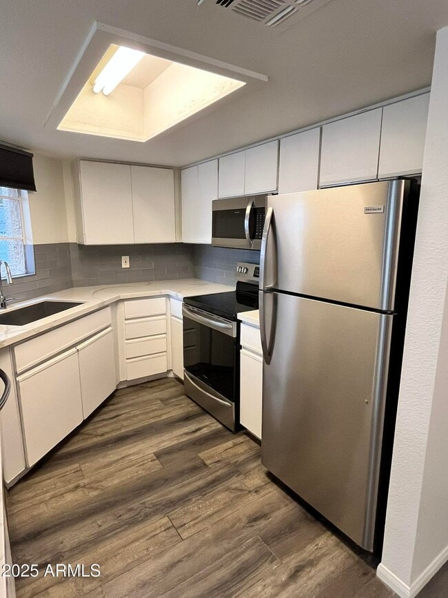 Building Photo - 4850 E Desert Cove Ave