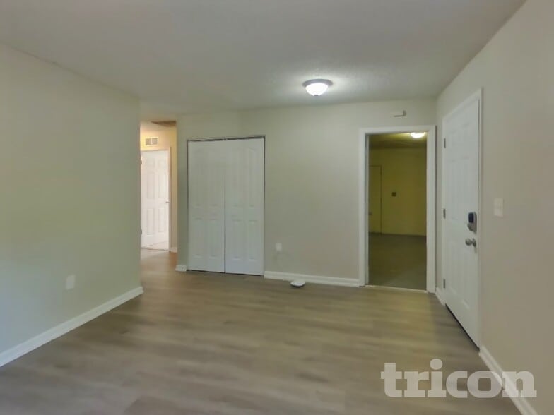 Building Photo - 330 Malcolm Ave