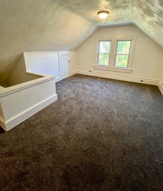 Building Photo - 1116 Murray Ave