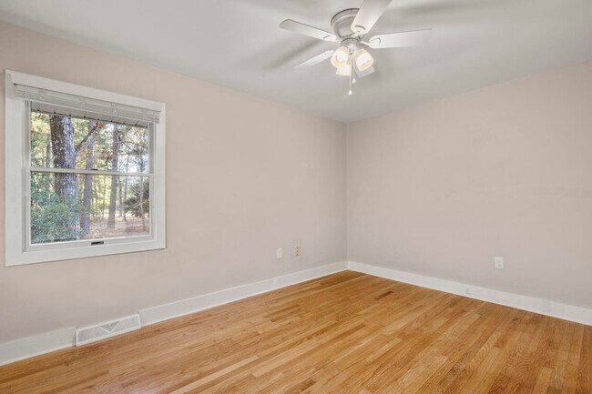 Building Photo - 298 Summerset Ln