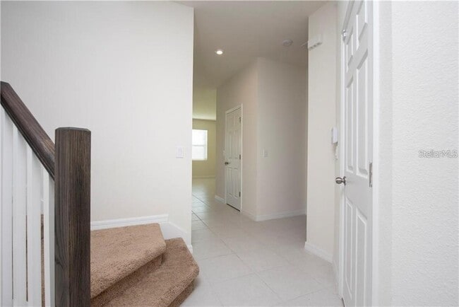 Building Photo - 2400 Avian Loop