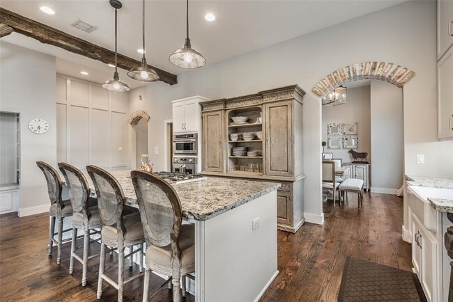 Building Photo - 127 5th St