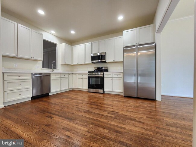 Building Photo - 4020 Heatherstone Ct