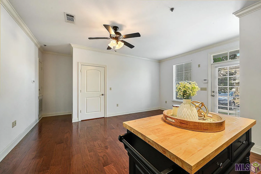 Building Photo - 888 S Kenilworth Pky