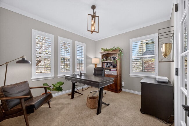 Building Photo - "Spacious 5-Bedroom Retreat on South Quantock Way - Perfectly Designed for Comfort and Style!"  A...