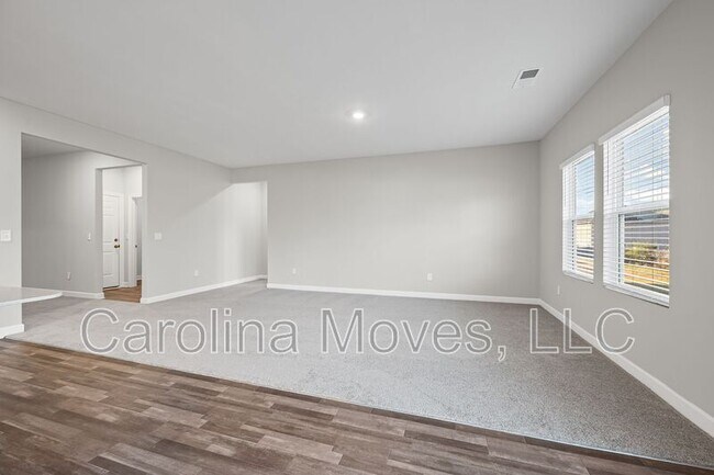 Building Photo - 628 Grays Creek Rd