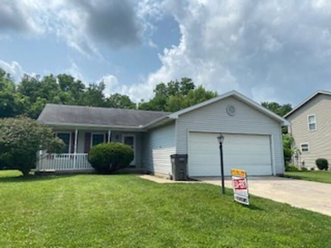 Building Photo - 3 Bedroom Home with 2 Car Attached Garage!