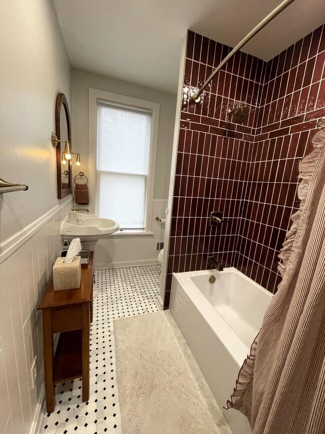 Building Photo - 1279 Hunter Ave