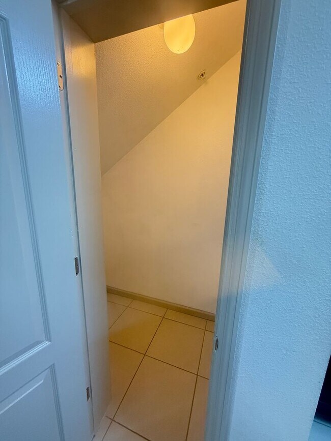 Building Photo - Townhome Available - Saint Cloud, FL -  3 Bed /2.5 Bath