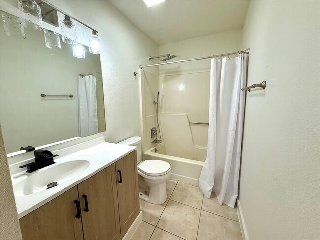 Building Photo - 21003 Boggy Ford Rd