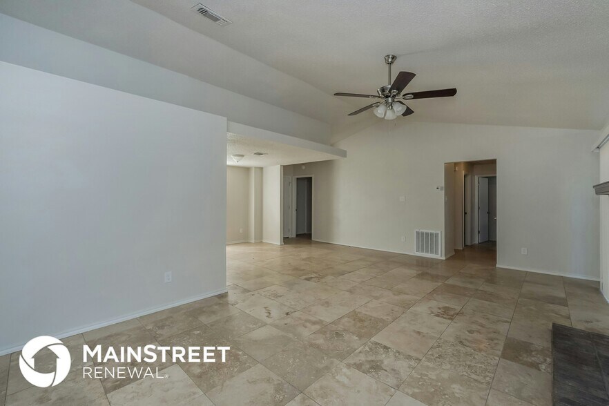 Building Photo - 3805 Big Leaf Ln