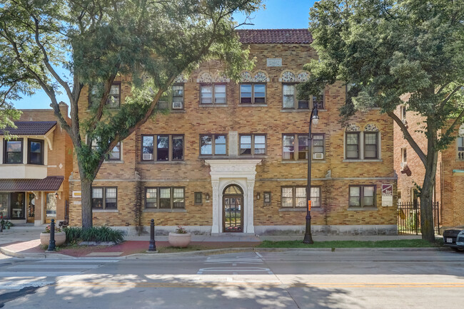 Primary Photo - Estelle Apartments