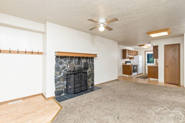 Building Photo - 6632 Stella Place