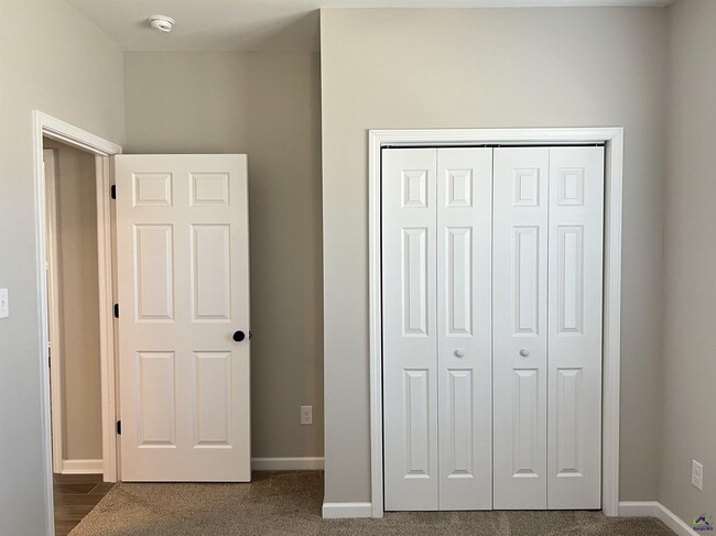 Building Photo - 99 Azalea Ave