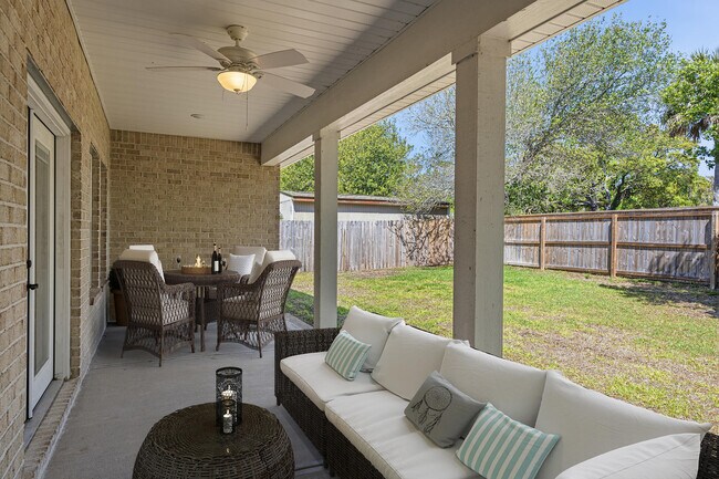 Building Photo - 35 Highland Dr NW