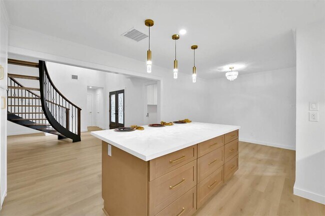 Building Photo - 11612 Timberwild St
