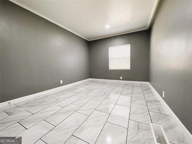 Building Photo - 6225 Lollis Creek Rd