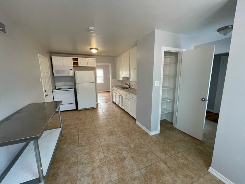 Building Photo - 1201 Ralston St