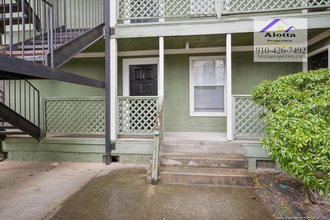 Building Photo - 6804 Willowbrook Dr