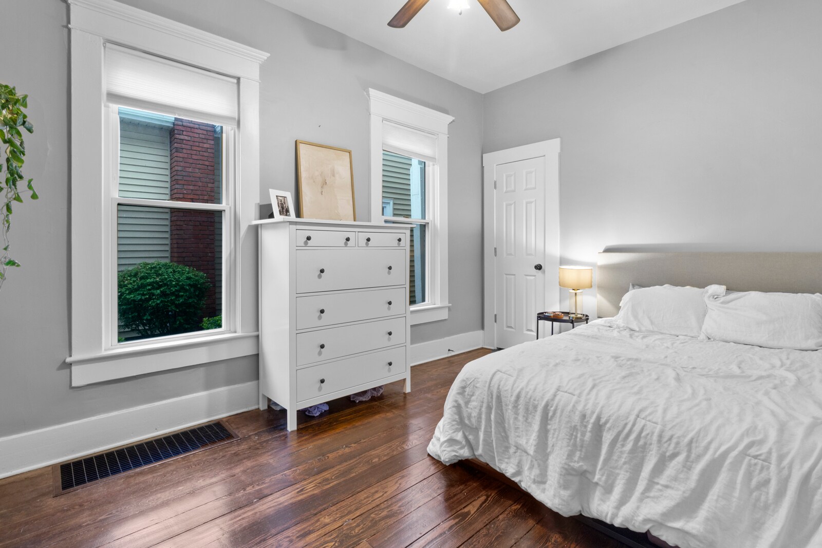 Building Photo - 1112 Clinton St