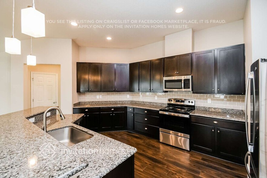 Building Photo - 12439 Acosta Oaks Dr