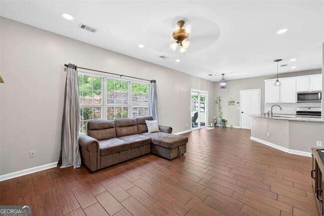 Building Photo - 2865 Stonehenge Ct