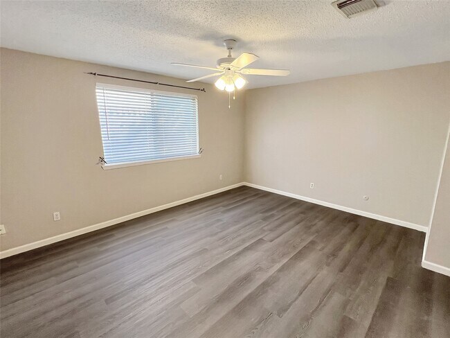 Building Photo - 15018 Cypress Green Dr