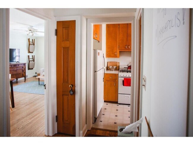 Building Photo - 521 5th Ave SE