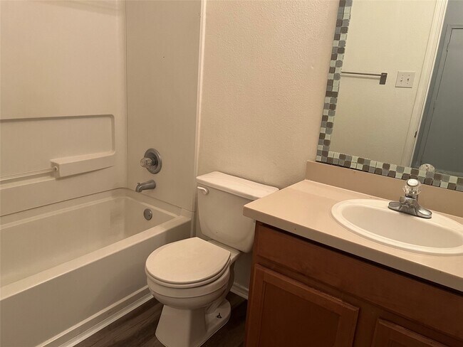 Building Photo - 1907 Cold River Dr