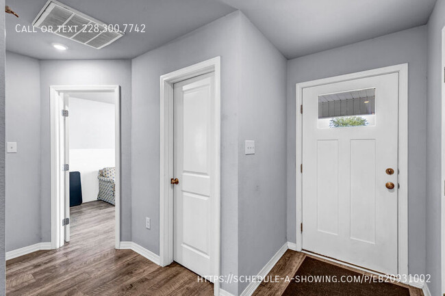 Building Photo - 18231 Mill Cove