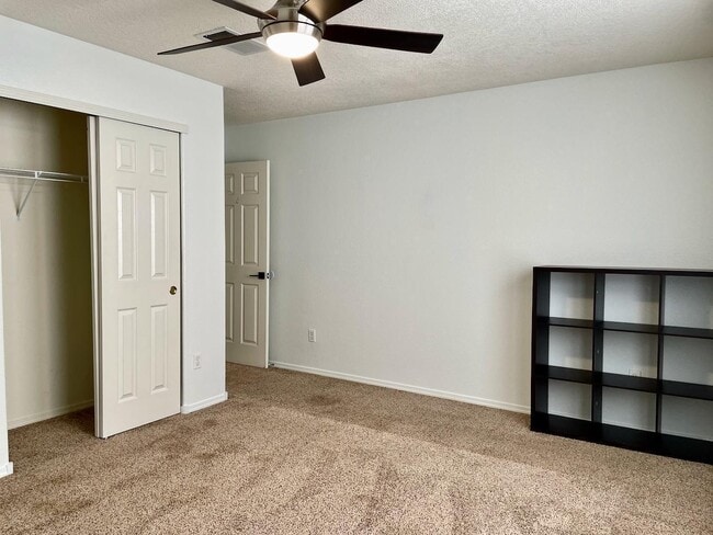 Building Photo - 12408 Mangas Trail NE