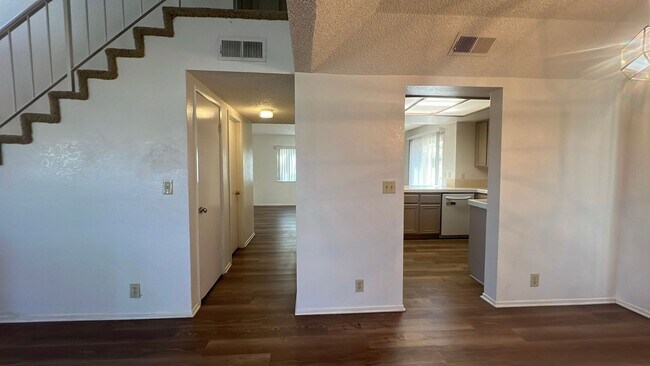 Building Photo - West Lancaster Home in a cul-de-sac