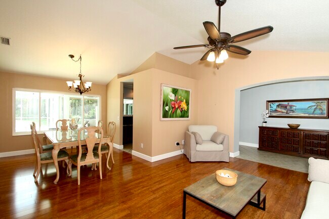 Building Photo - 5772 White Acres Ln