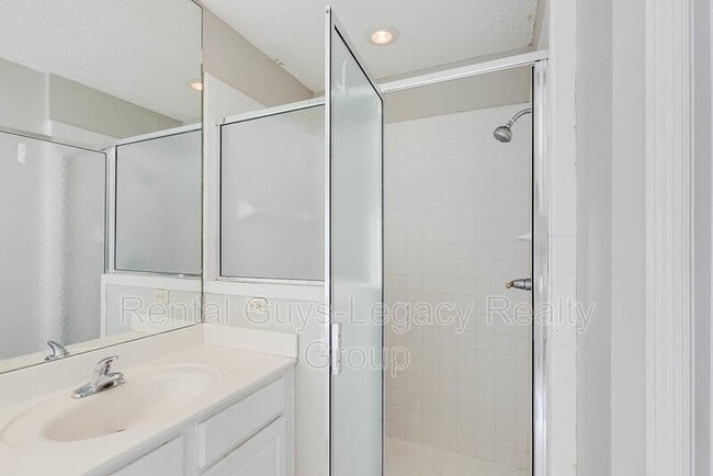 Building Photo - 11498 Chase Meadows Dr S